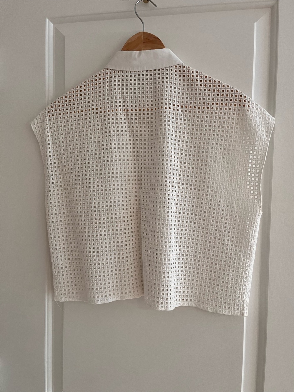 Rag & Bone Cotton White Sleeveless Eyelet Button-Down Top - Picture 4 of 8